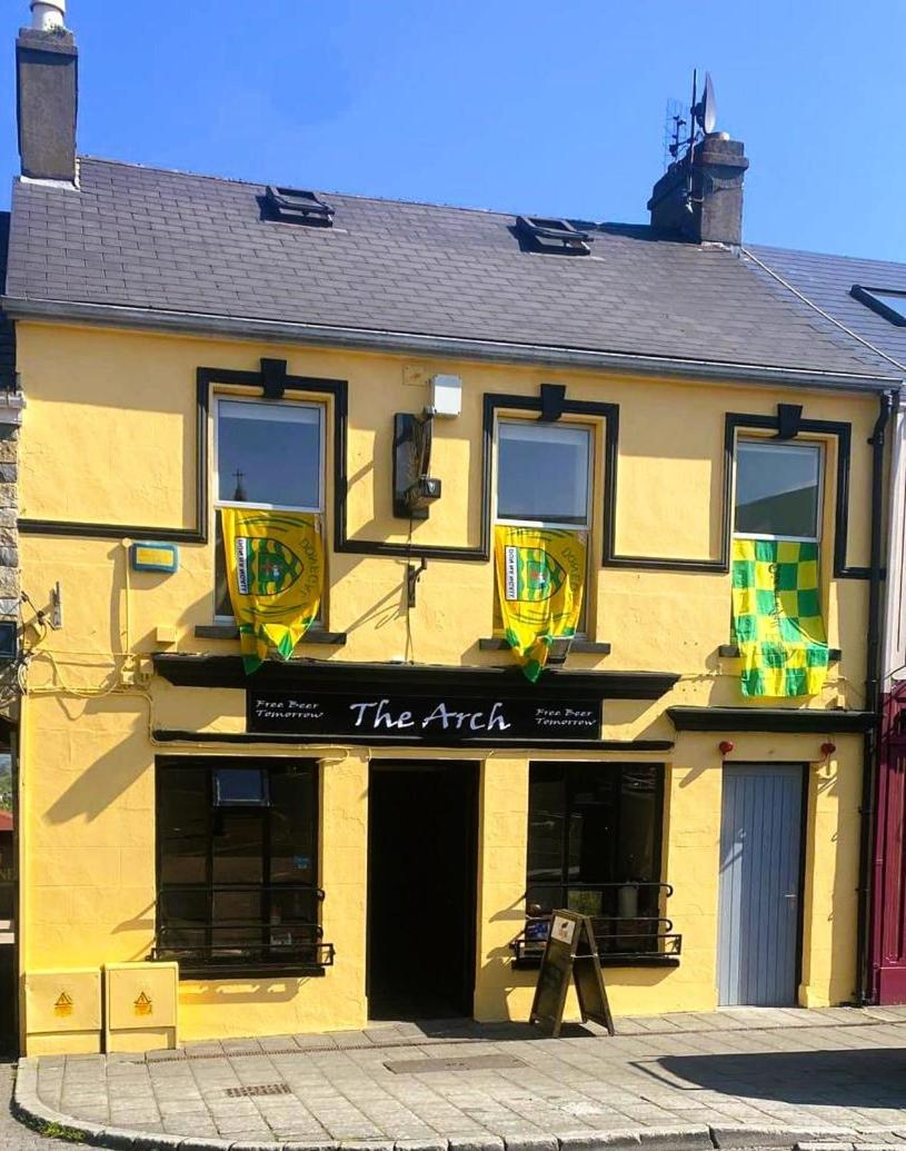 No 3 The Arch Hotel Carndonagh Eksteriør billede